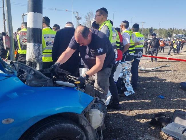 Авраам Палей, двое сыновей которого погибли в теракте в Иерусалиме, впервые посетил их могилы