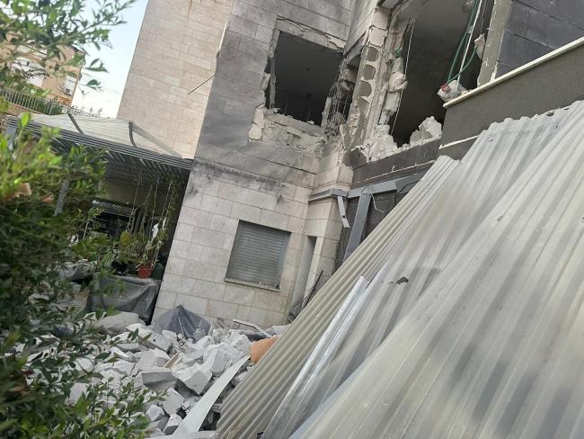 ЦАХАЛ: одна из ракет, выпущенных из Газы, попала в здание в Сдероте